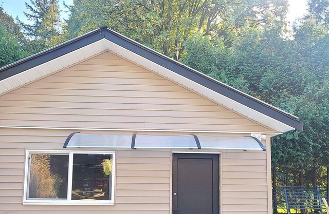 Tyson Guest House - Separate Coach house with full privacy