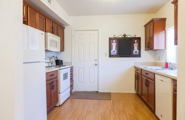 U5 - Welcoming 2-Story 2 BR/2 BA in DT PHX w/pkg