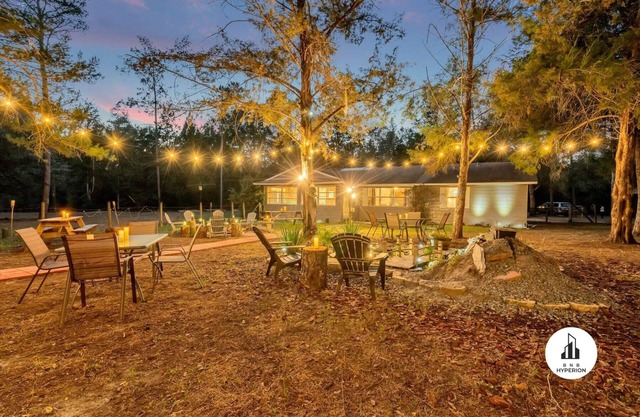 Uhost AI | Get Cozy & Relax! 4BR, 2BA, Hot Tub