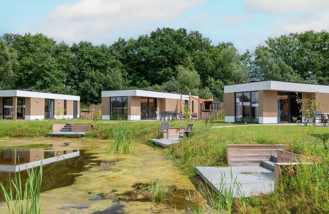 Ultimate relaxation in this wellness home by the water for 6 people;
