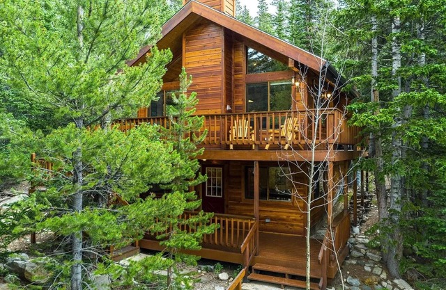 Ultimate Rocky Mountain Basecamp- Hiking, Fishing, Rafting