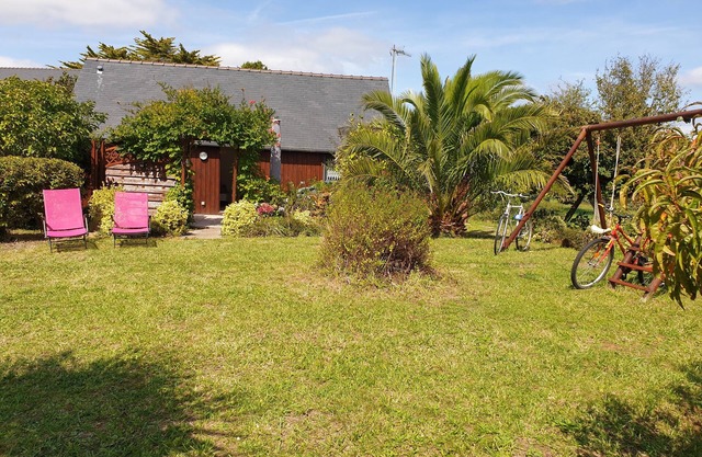 Un Coin de Paradis sur 1000 m² de Terrain Clos et Arboré, à 800 m de la Plage !
