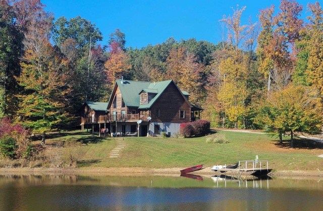 Underwood Home w/ 40 Acres: Fire Pit, Private Lake