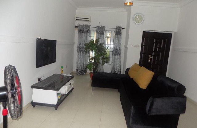 Unique 1BEDROOM Shortlet Stadium Rd with 24hrs light-FREE WIFI -N58,000