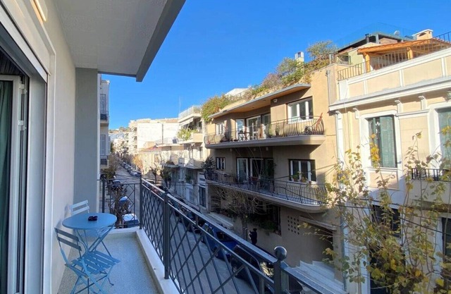 Unique 1BR Studio Apartment with Nice Balcony View