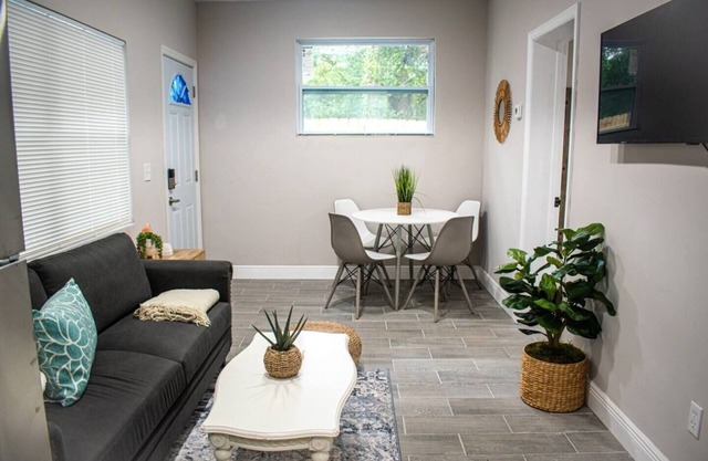 Unique and quiet unit with 2 bedroom and 1 bath in the heart of Ybor city area