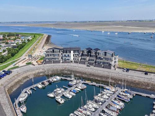 Unique apartment, located on the Oosterschelde and marina of Sint Annaland