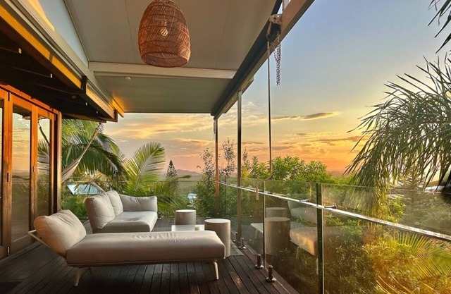 Unique Beachside Treetop House Overlooking Noosa National Park for EPIC Sunsets.