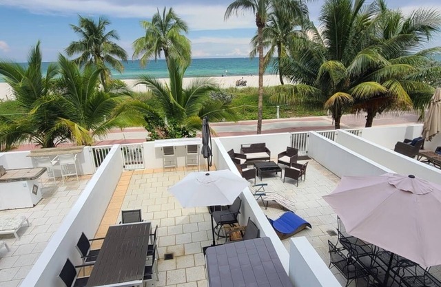 Unique Oceanview Terrance Beach Access Apartment with free parking