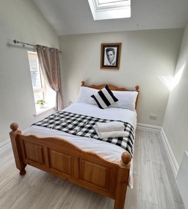 Unit 4 Tranquil Harbourside Retreat- Central Location