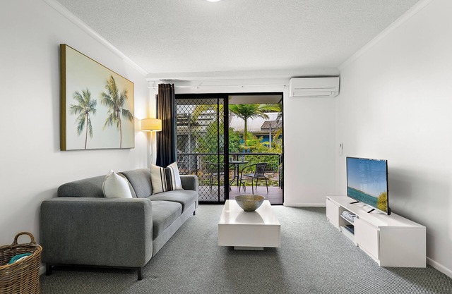 Unit 49 - Retreat in ground level 1 bedroom unit, Noosaville