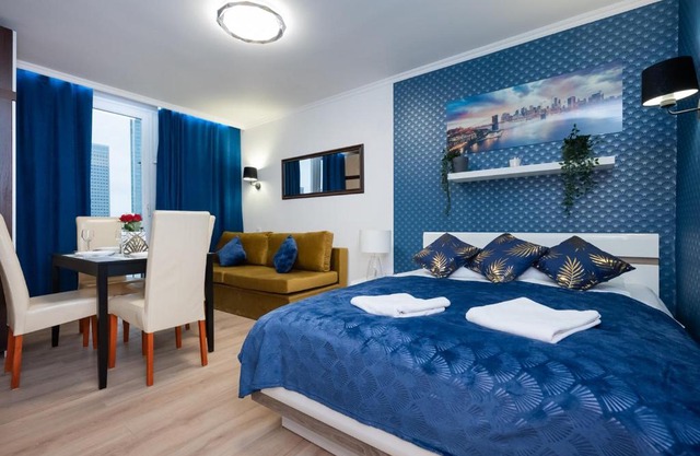 UNITApartaments Short Rent Apartment in Warsaw by Metro Station Rondo ONZ Apart with 3bedrooms 23