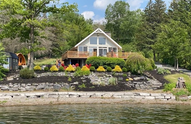 Unwind in Lakeside Luxury:Private House,Dock,Views, Kayaks - Auburn/Skaneateles