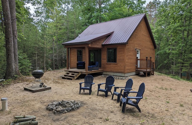 Up North Cabin Lakefront Pet Friendly Fish Hunt