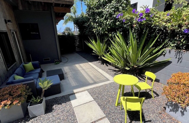 Updated 1 Bed/1 Bath + with Private Yard