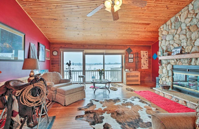 Updated Cabin on 7 Acres - Day Trip to Lake Geneva