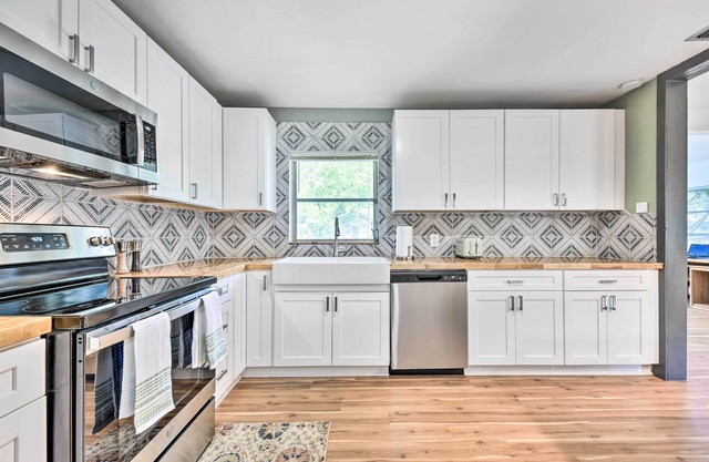 Updated Jacksonville Home < 7 Mi to Downtown!