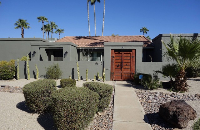 Updated Luxury with Games and Pickleball. 7 passenger mini van available!