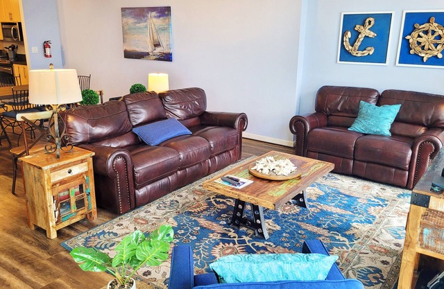 Updated, third-floor, bayfront condo with sunset views, 3 pools & 2 gyms
