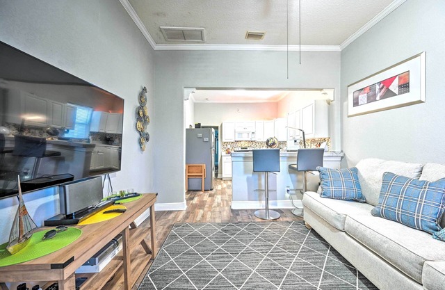 Updated Ybor City Duplex ~ 1/2 Mi to Seventh Ave!