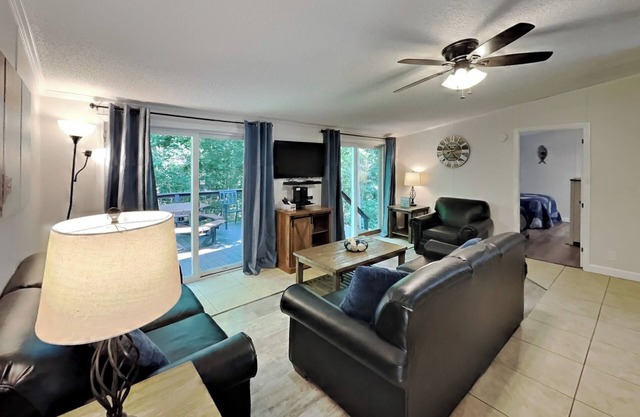 Upgraded Amenities, Great Owner. Popular 3 Bedroom, 10-pp, Island Club - IC97