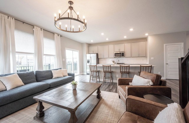 Upscale Townhouse by Grand Park with Trail Access & Easy Access to Carmel & Indy
