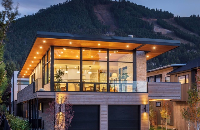 Upside Down East Jackson Brand New w/Chef's Kitchen & Hot Tub on Rooftop Deck