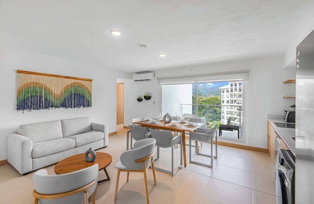 Upstay: Contemporary 3BR Condo w Pool—Jaco Beach