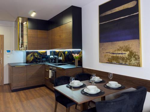 URBAN APARTMENTS GLOBAL PlayRoom No 3 19,Garage, Self Check-in, No Deposit