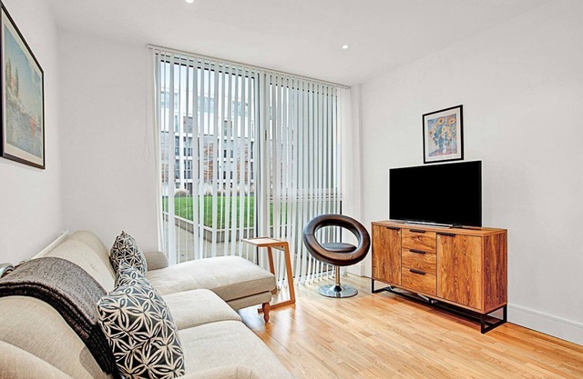 Urban Retreat: Stylish 1-Bed Bliss