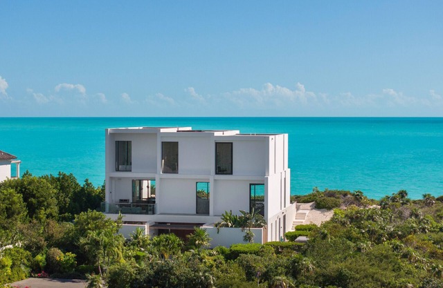 UXUE Villa 8 BR
