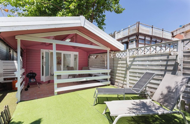 Vacatio Home "Gilda" near Beach with Shared Pool & Wi-Fi