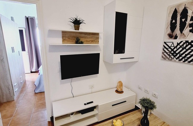 Vacation Apartment 'Apartamento Rosa Beach' with Balcony and Wi-Fi