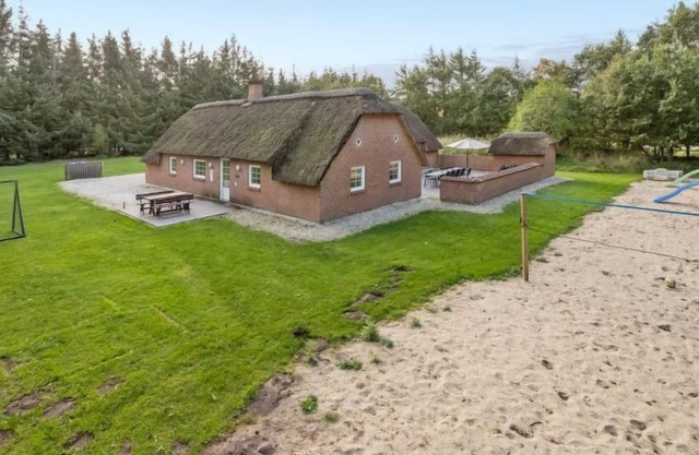 Vacation home "Enny" - 2.5km from the sea in Western Jutland in Ulfborg - 14 persons, 6 bedrooms
