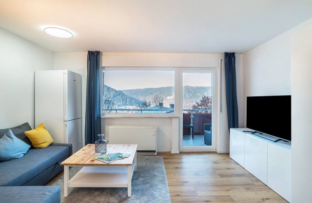 Vacation home 'Haus Am Hochwald' consisting of two apartments with terrace, garden and Wi-Fi