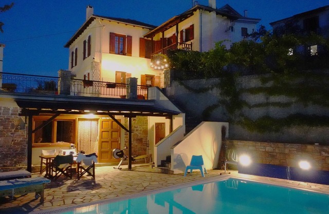 Vacation home in Zagora, 500 m above the sea with great views and private pool