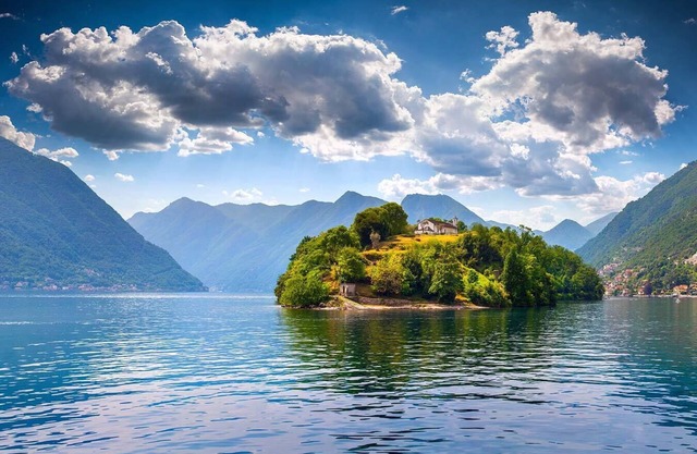 Vacation Home "Lennolake Relax House" with Lake View, Private Terrace & Wi-Fi