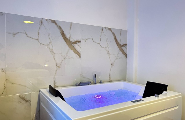 Vacation home with hot tub: exe napoli stadium apartment