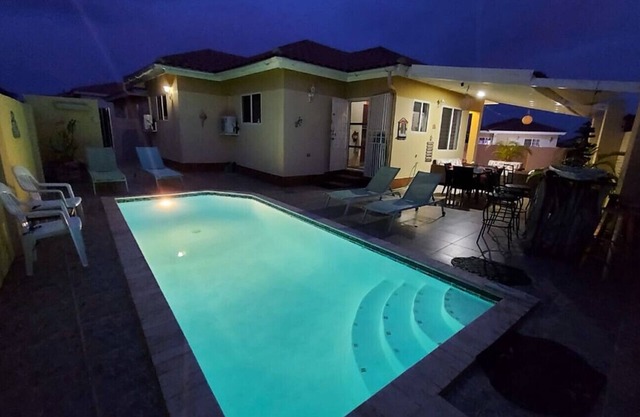 Vacation house with pool 1-6 persons