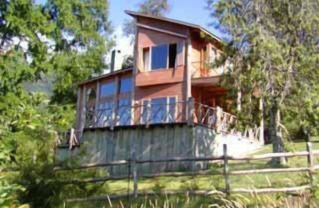 Vacation Rental. Own river with Mountain Views. Near Pucon