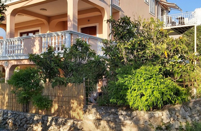 Vacation right by the sea in the quiet village of Drage