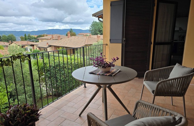 Val D'Orcia Window. Panoramic balcony. Pool.