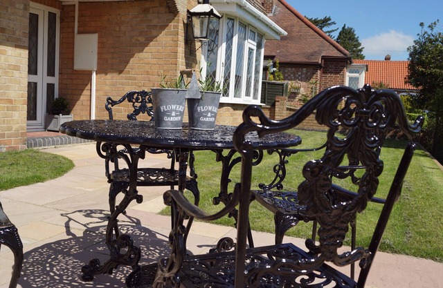 Vale of Belvoir Idilic Country Village Retreat