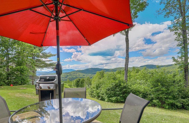 Valley Escape: Gorgeous Mountain Views! Near Loon & Waterville! Indoor Pool, Hot Tub, Gym, Arcade