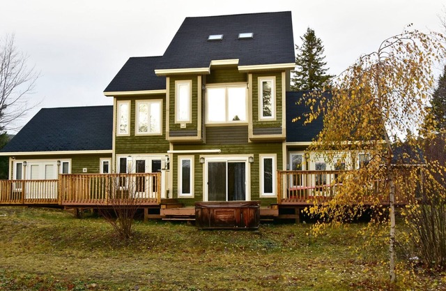 Valley Manor - Humber Valley Resort, Perfect home for a West Coast get away