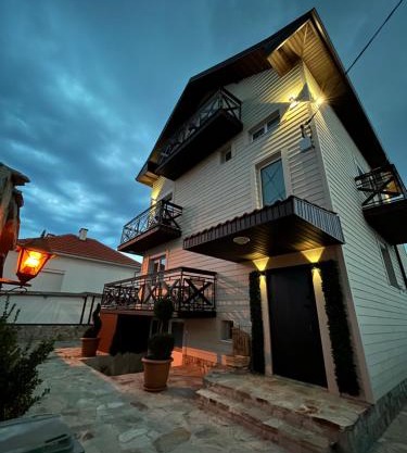 Valley Residence