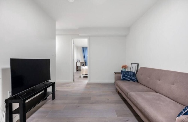 Vancouver Oasis: Charming 3 BD House in Burnaby
