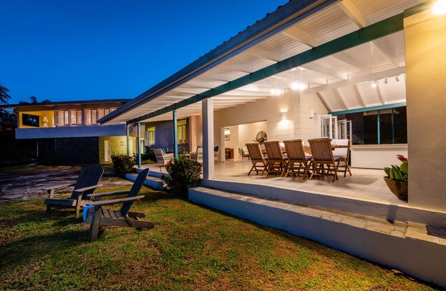Vantage La Toc -Villa with spectacular Caribbean Sea views, 10 min walk to beach