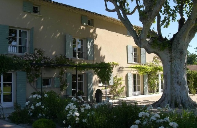 Vast Provençal Residence 5 Bedrooms