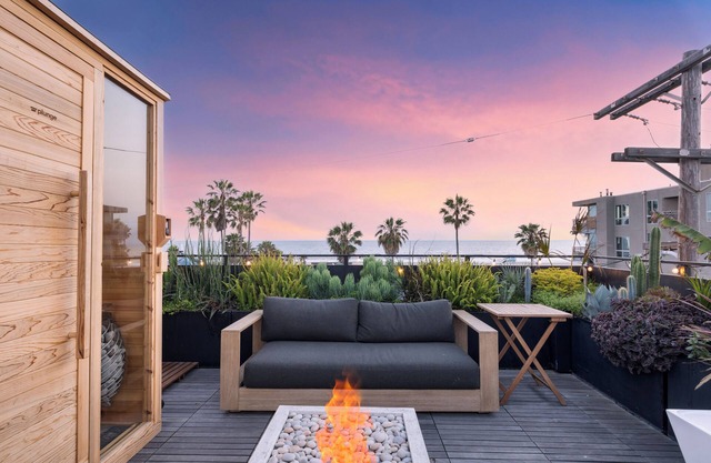 Venice View by AvantStay | Walk to Venice Beach | Rooftop, Ice Bath, Luxe Design
